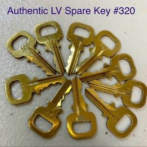 💯 Auth LV LV Spare Key #320
